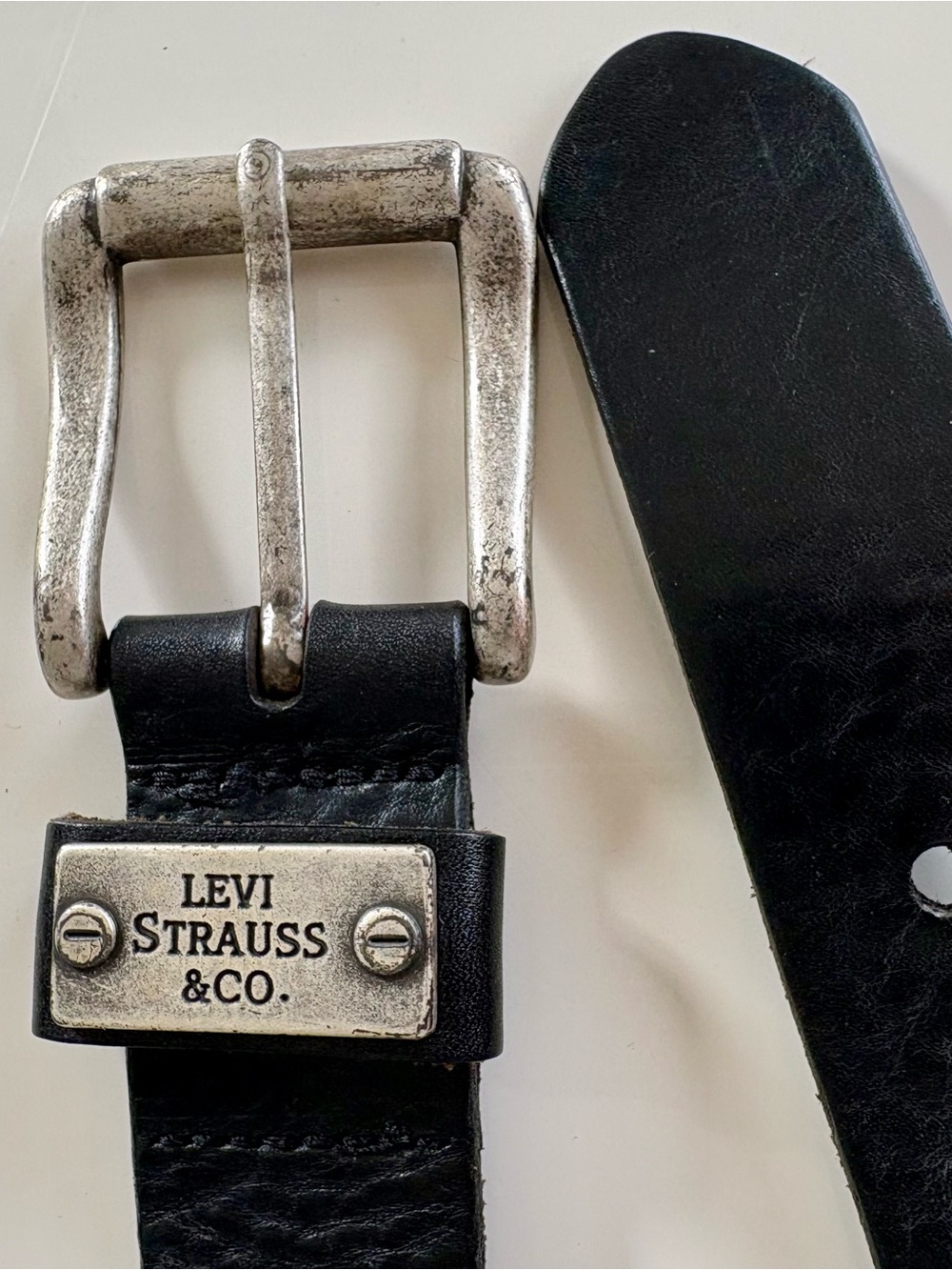 Vintage Levi's Black Leather Belt made in Canada ๐จ๐ฆ